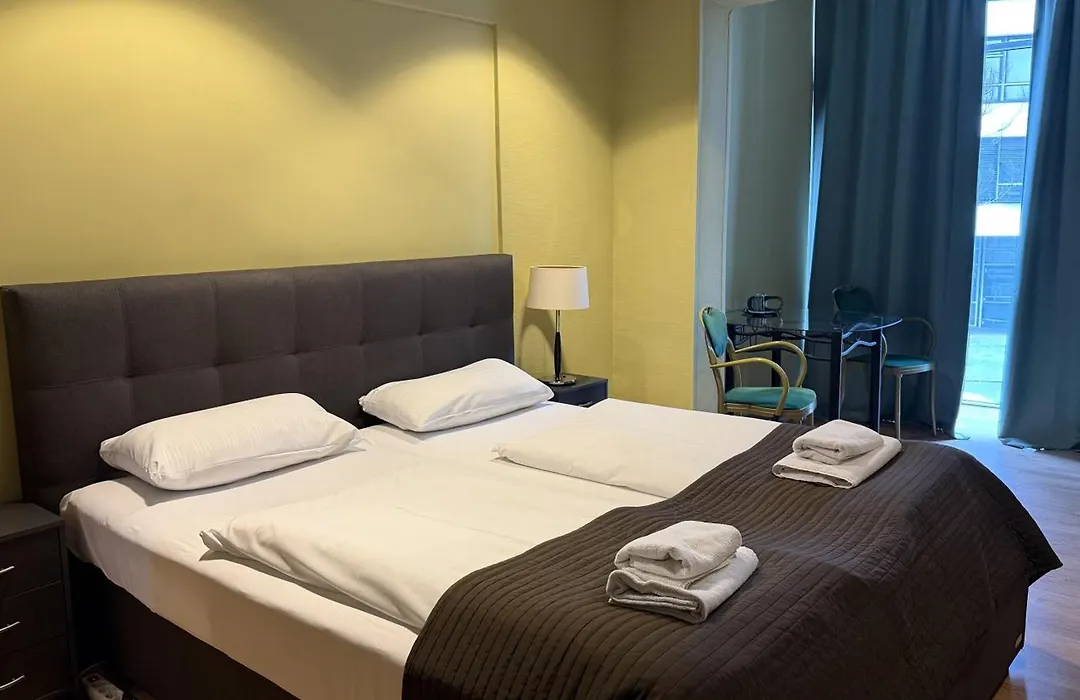 Hotel M68-1