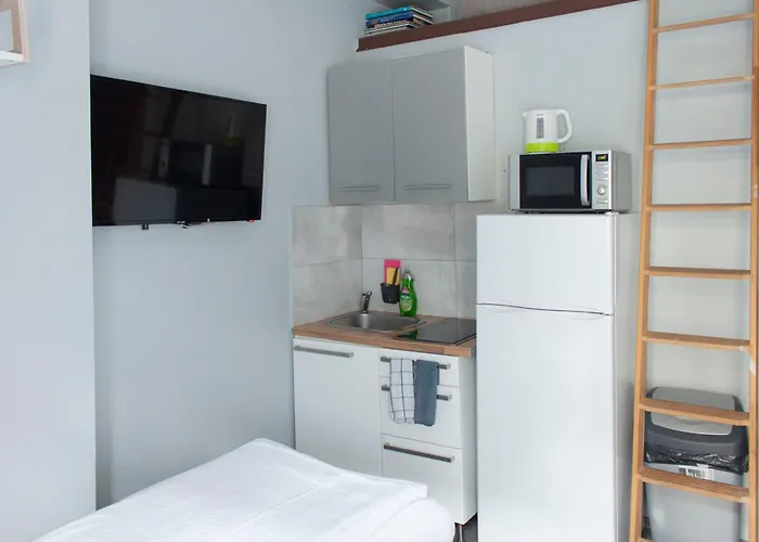 Pension 11 Apartments By Lorenc Berlin